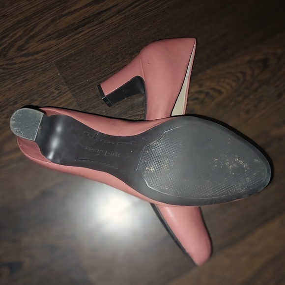 EASY SPIRIT Leather Heels Pumps Sz 6M EUC - Picture 3 of 4